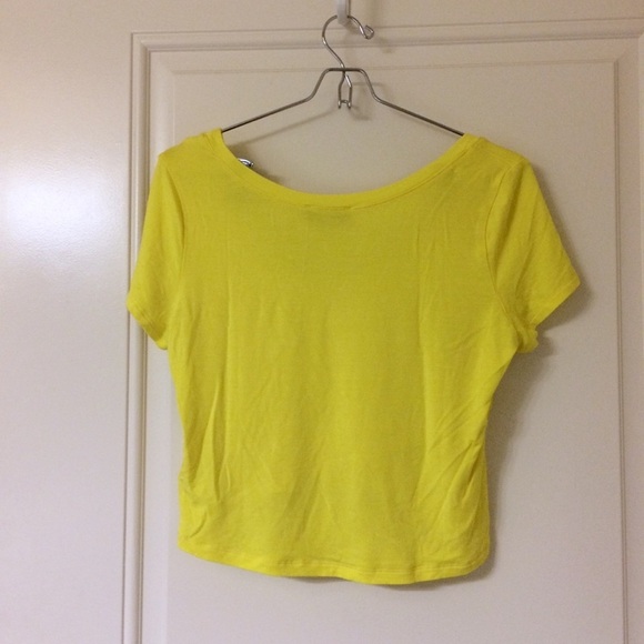 Yellow Crossover Cross Front Hem Crop Top Tee - Picture 4 of 4